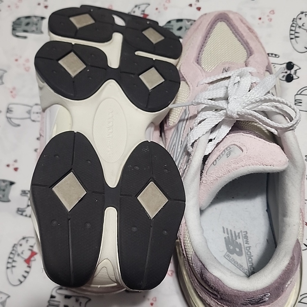 New Balance Women's Pink and Cream Sneakers - Picture 5 of 7